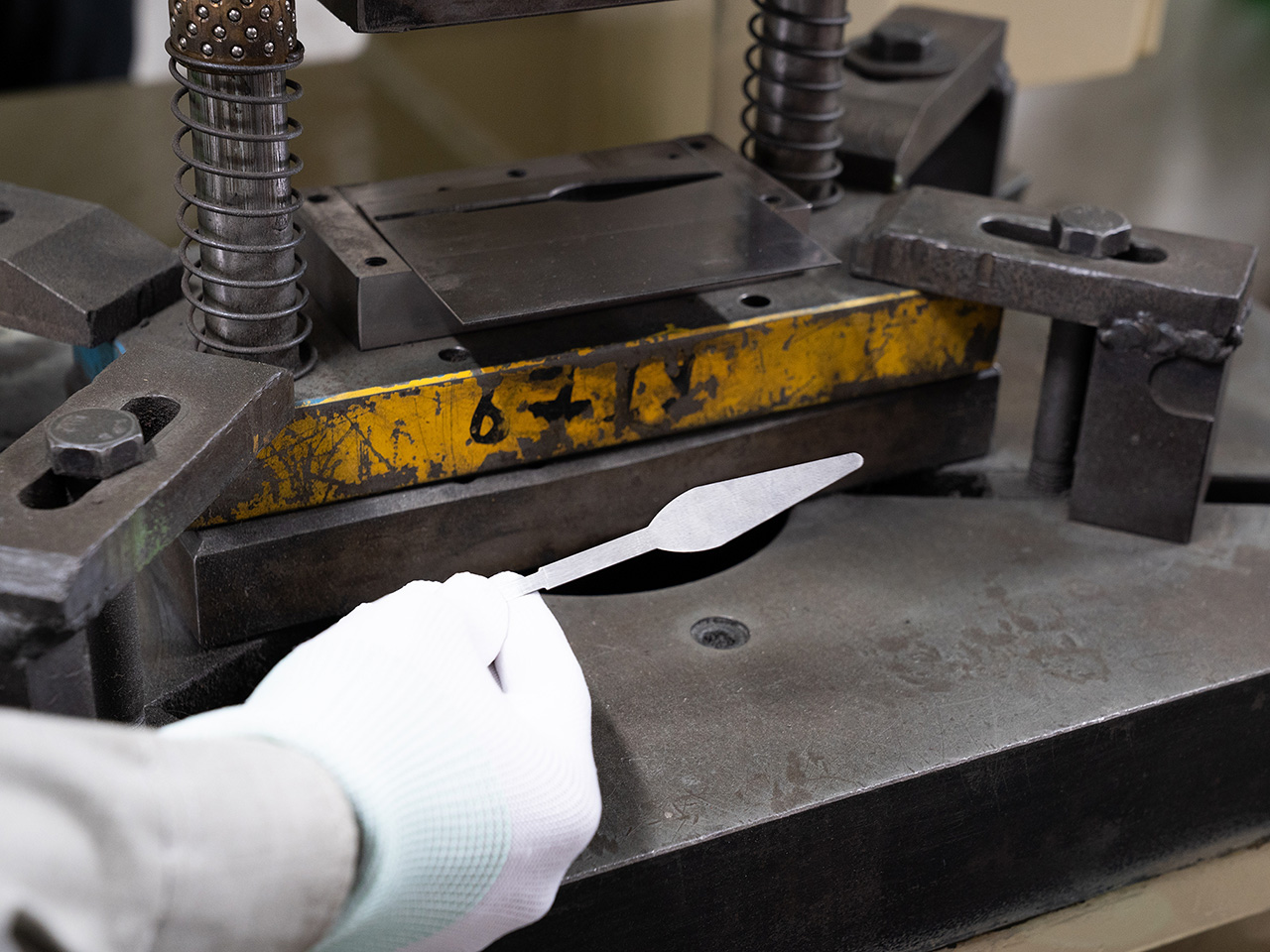 Gamblin Studio Knife manufacturing blade shape
